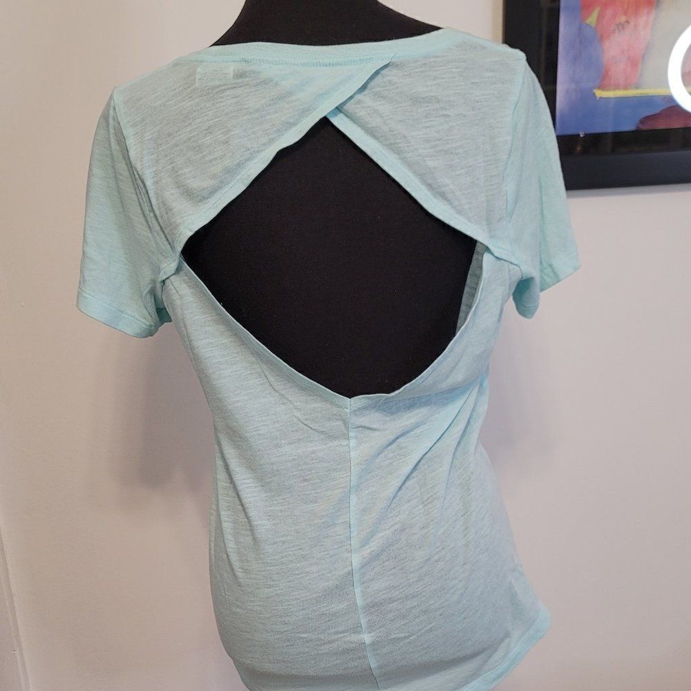 Pink Tee with Open Back Design - Picture 5 of 5